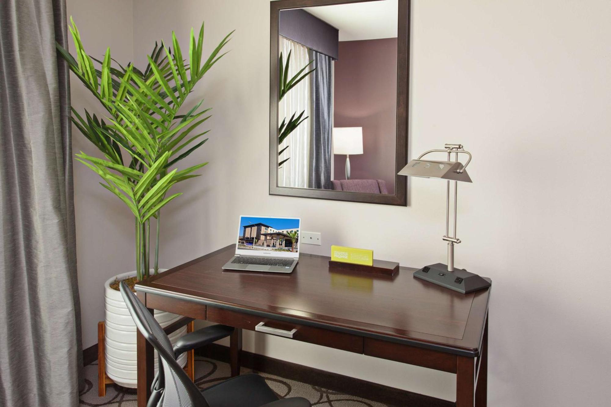 Hilton Garden Inn Irvine/Orange County Airport Ngoại thất bức ảnh